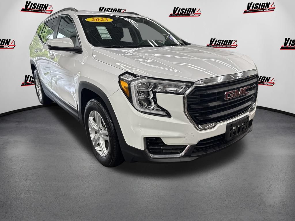 Used 2023 GMC Terrain SLE w/ Driver Convenience Package AWD/4WD image 3