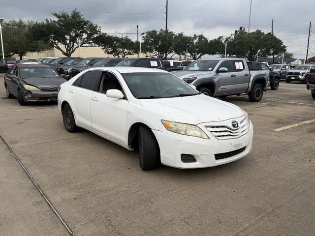 Used 2011 Toyota Camry LE FWD image 3