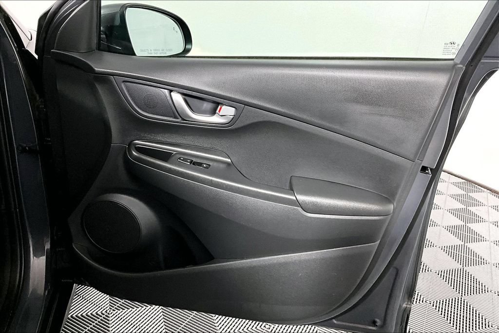 Used 2023 Hyundai Kona SEL w/ Convenience Package FWD image 24
