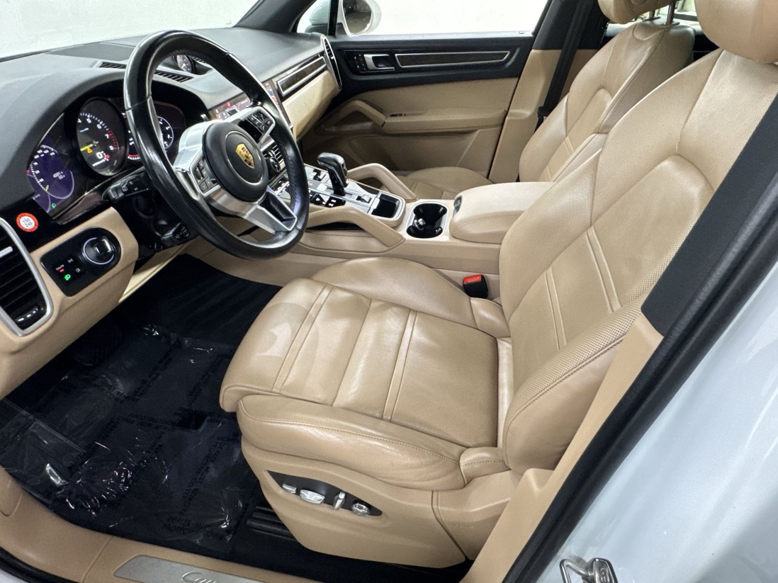 Used 2021 Porsche Cayenne E-Hybrid AWD/4WD image 16
