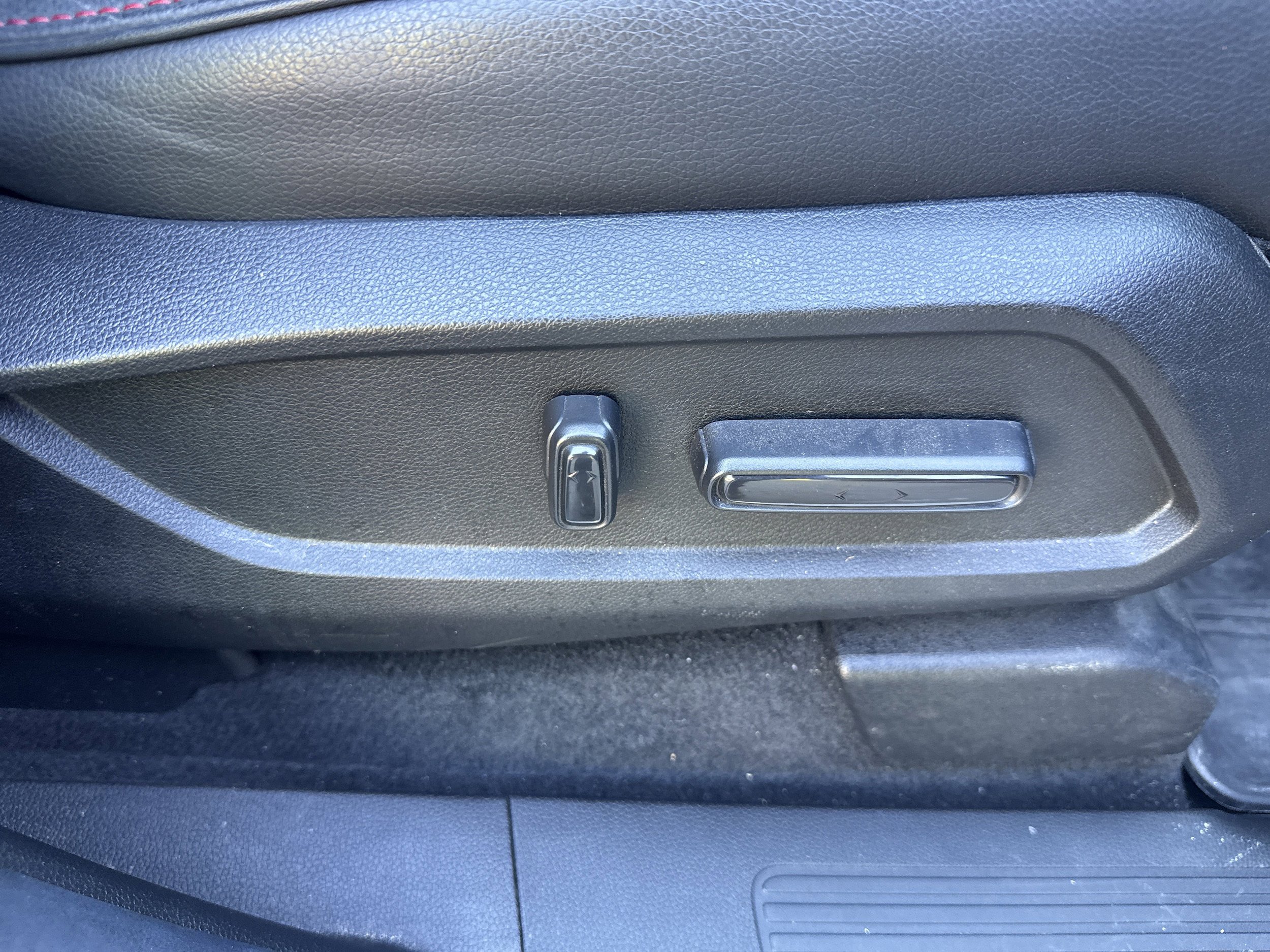 Used 2025 Honda Pilot Black Edition image 18
