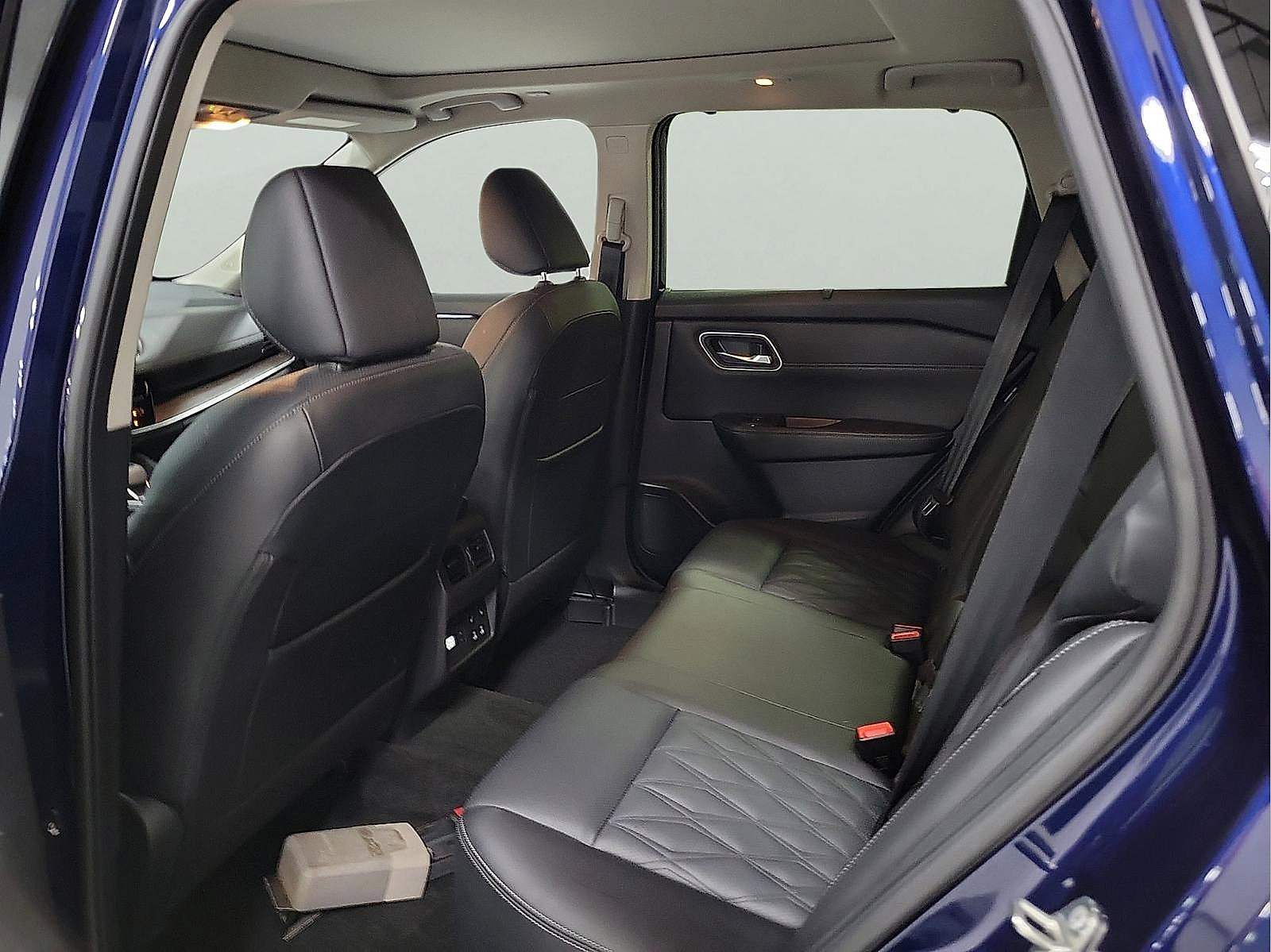 Used 2024 Nissan Rogue Platinum w/ Platinum Premium Package image 9