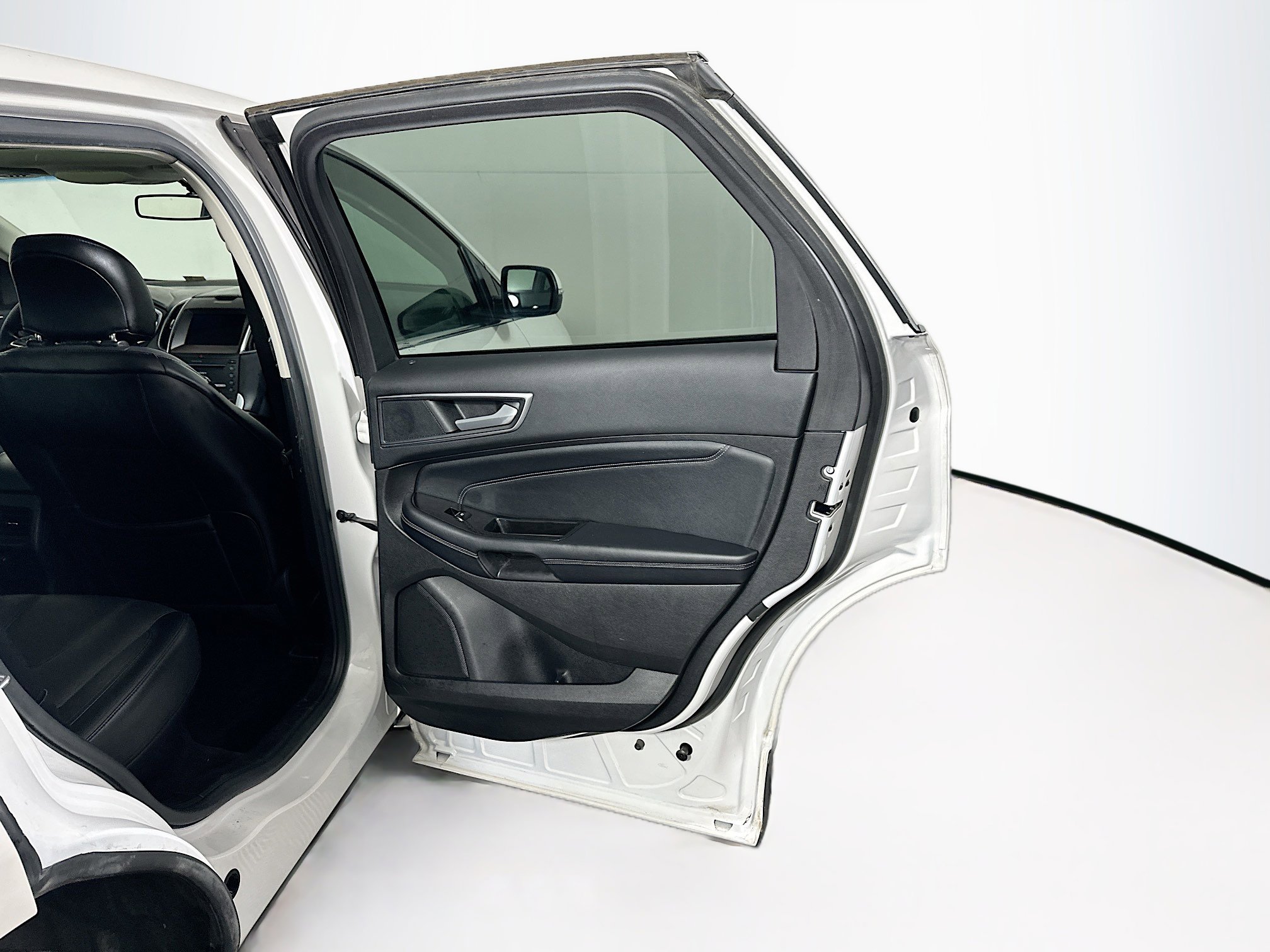 Used 2017 Ford Edge Titanium w/ Equipment Group 301A FWD image 32