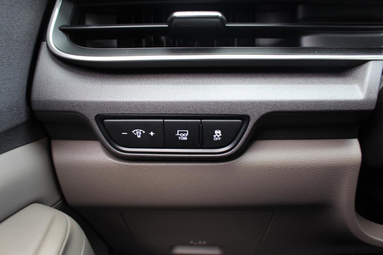 Used 2026 Kia Carnival EX image 28