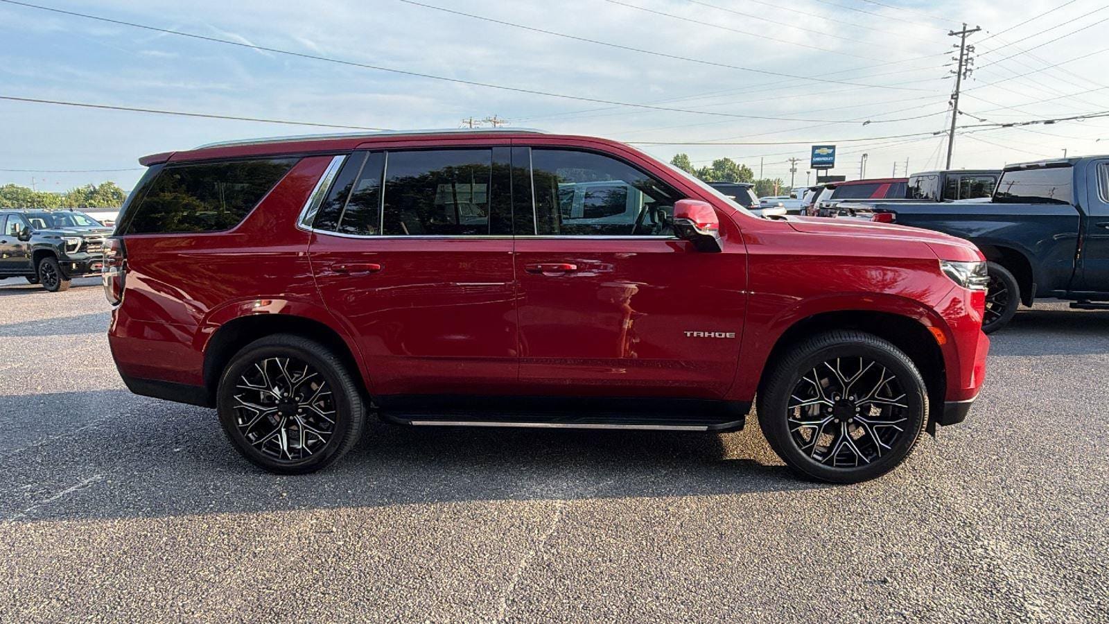 Used 2023 Chevrolet Tahoe LT w/ Luxury Package RWD image 8
