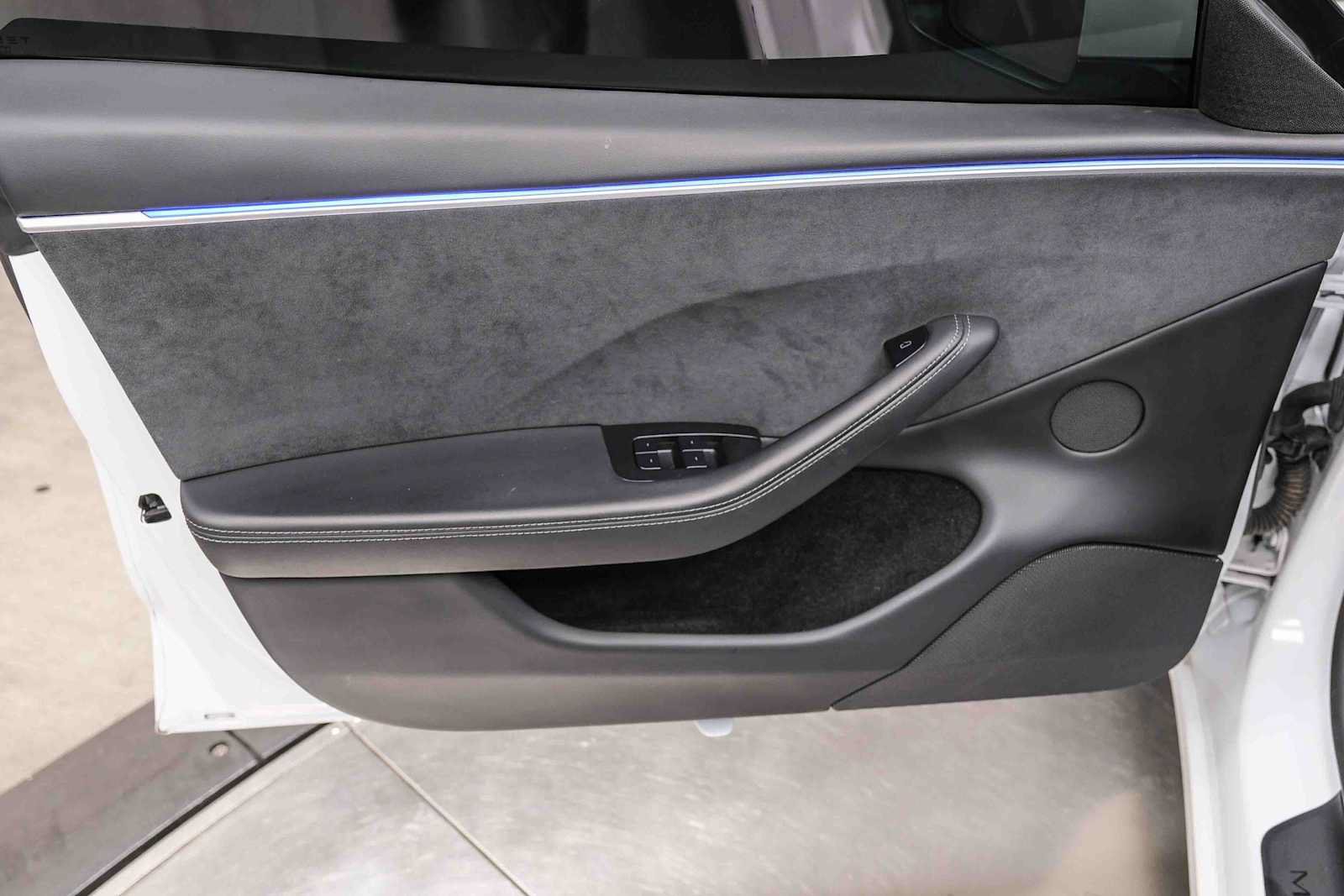 Used 2024 Tesla Model 3 Standard Range RWD image 22