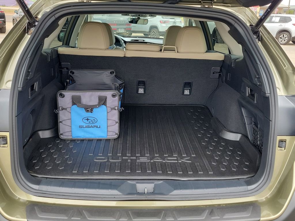 Certified 2025 Subaru Outback Limited AWD/4WD image 12