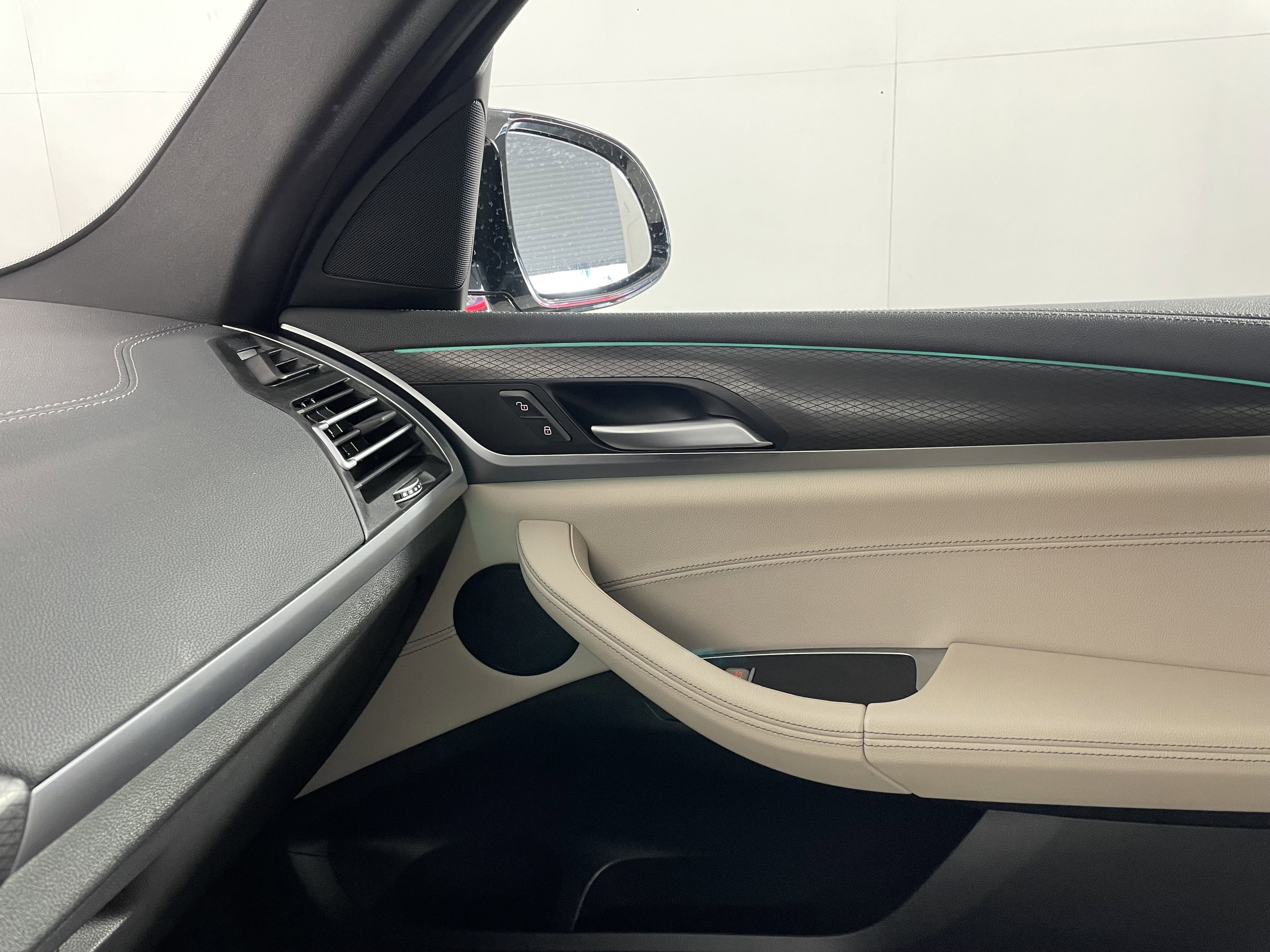 Used 2024 BMW X3 M40i w/ Premium Package image 12