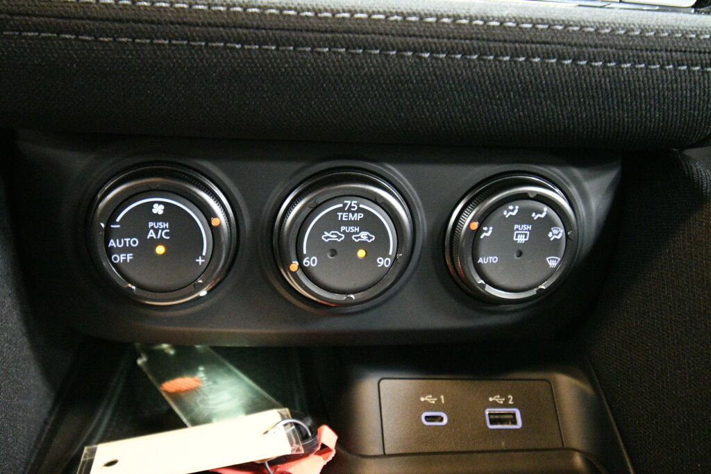 Used 2025 Nissan Z Sport w/ Floor Mat Package RWD image 16