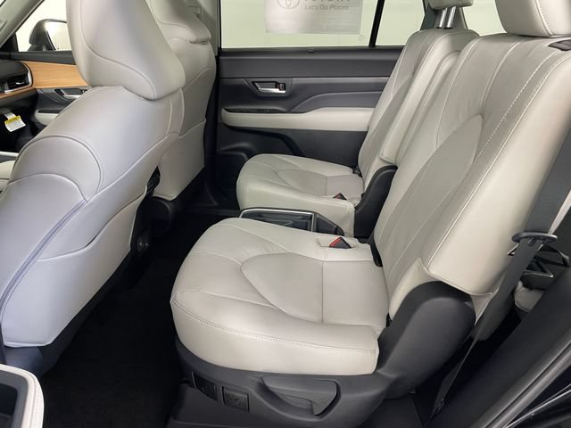 New 2026 Toyota Grand Highlander AWD image 9