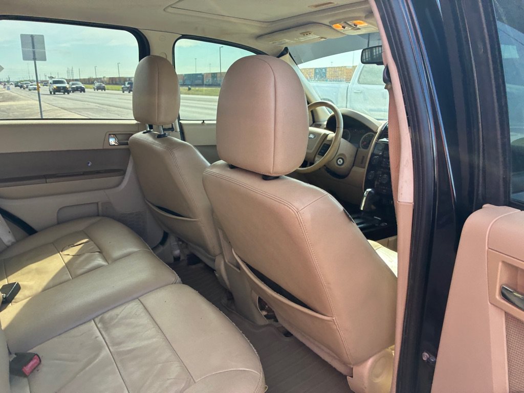 Used 2011 Ford Escape Limited w/ 302A Rapid Spec Order Code FWD image 26