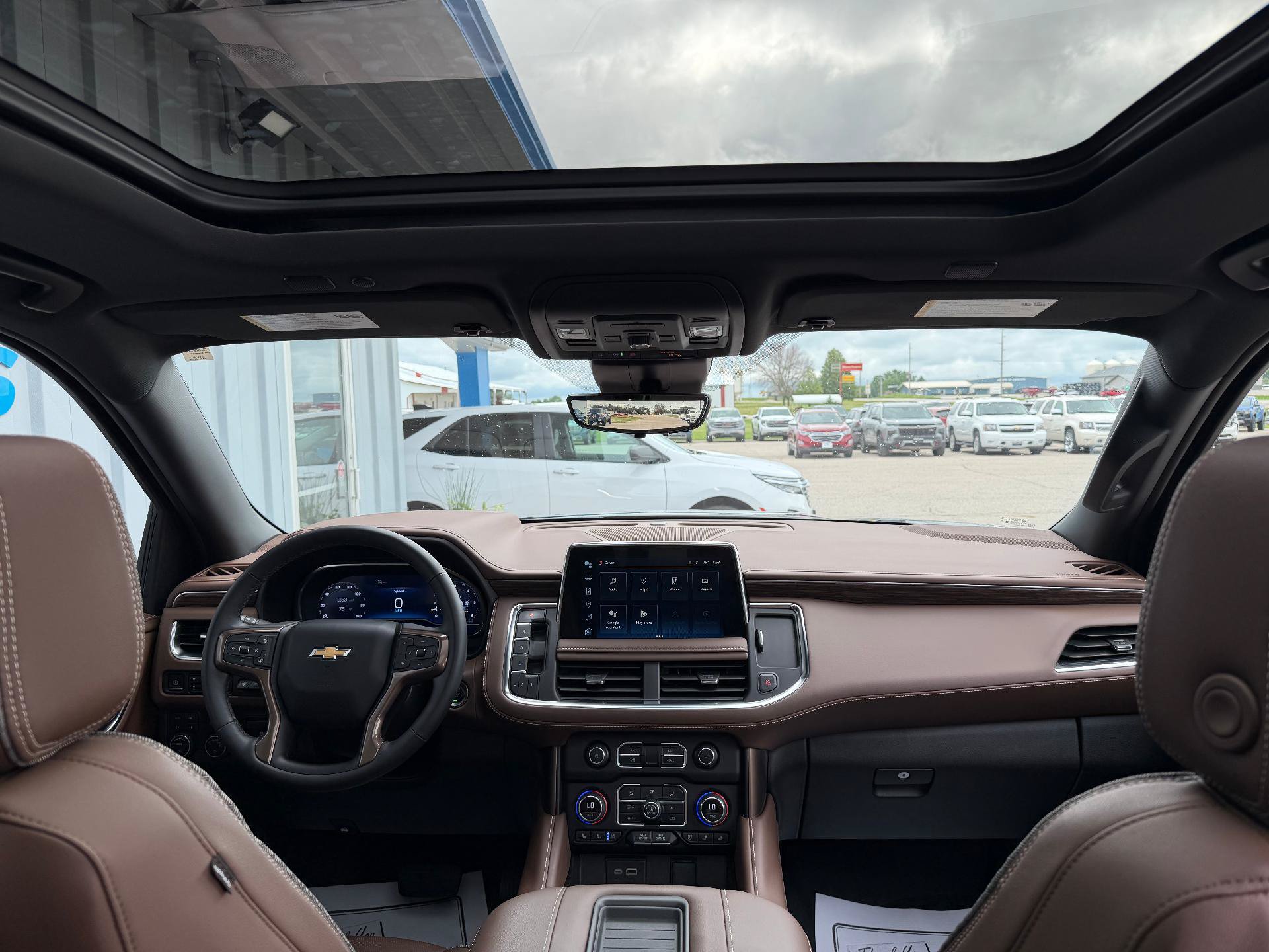 Used 2024 Chevrolet Tahoe High Country AWD/4WD image 24