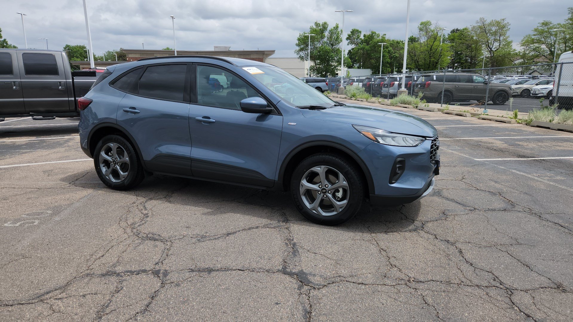Certified 2025 Ford Escape ST-Line Select AWD/4WD image 17