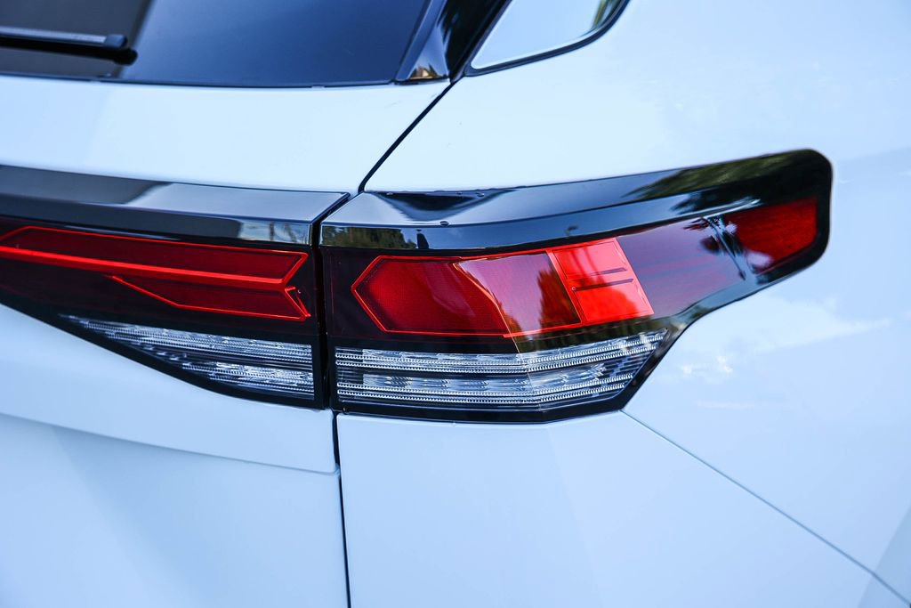 New 2026 Volkswagen Tiguan SE image 13