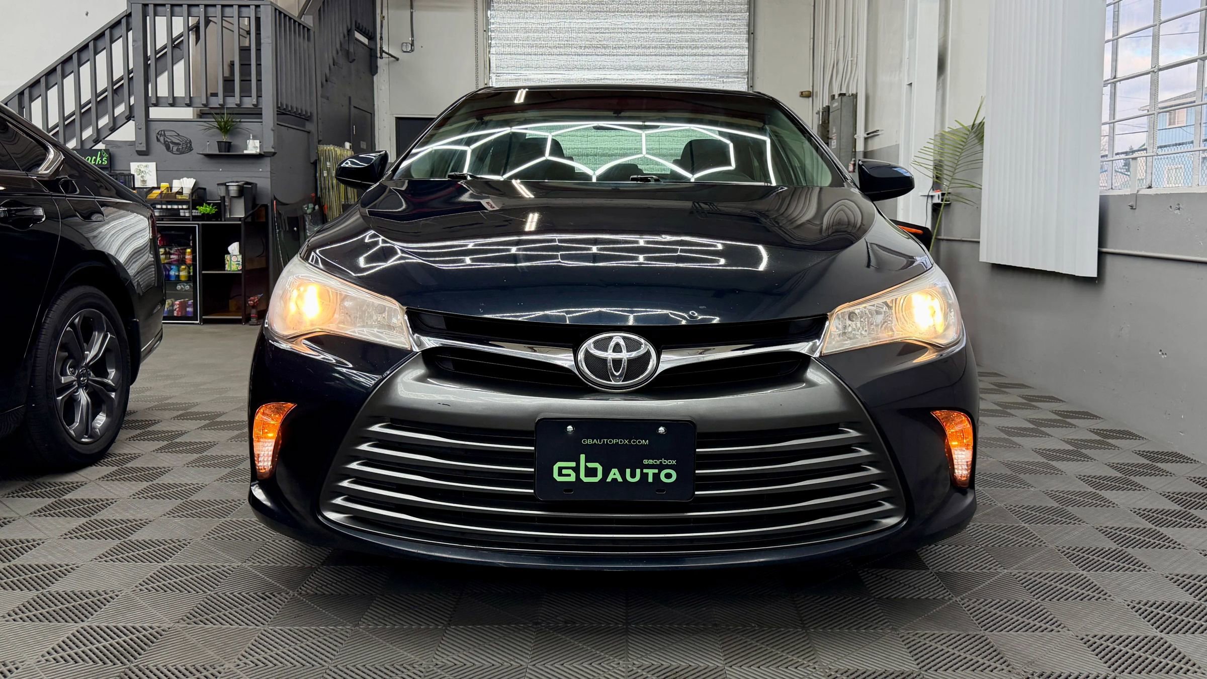 Used 2017 Toyota Camry LE image 2