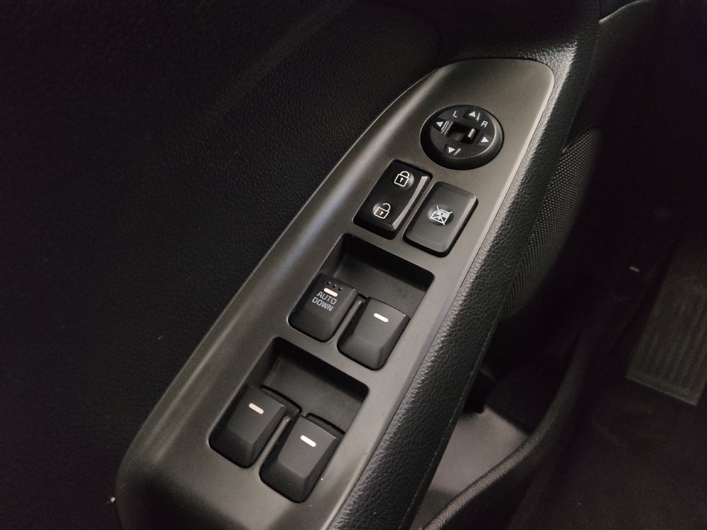 Used 2017 Kia Forte S image 27