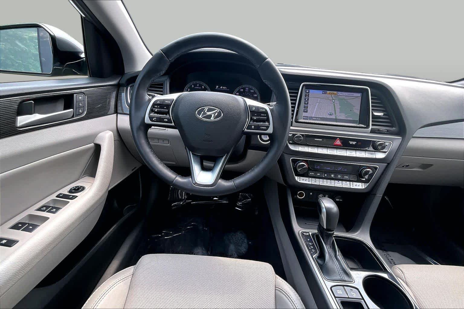 Used 2019 Hyundai Sonata Limited w/ Ultimate Package 04 FWD image 6
