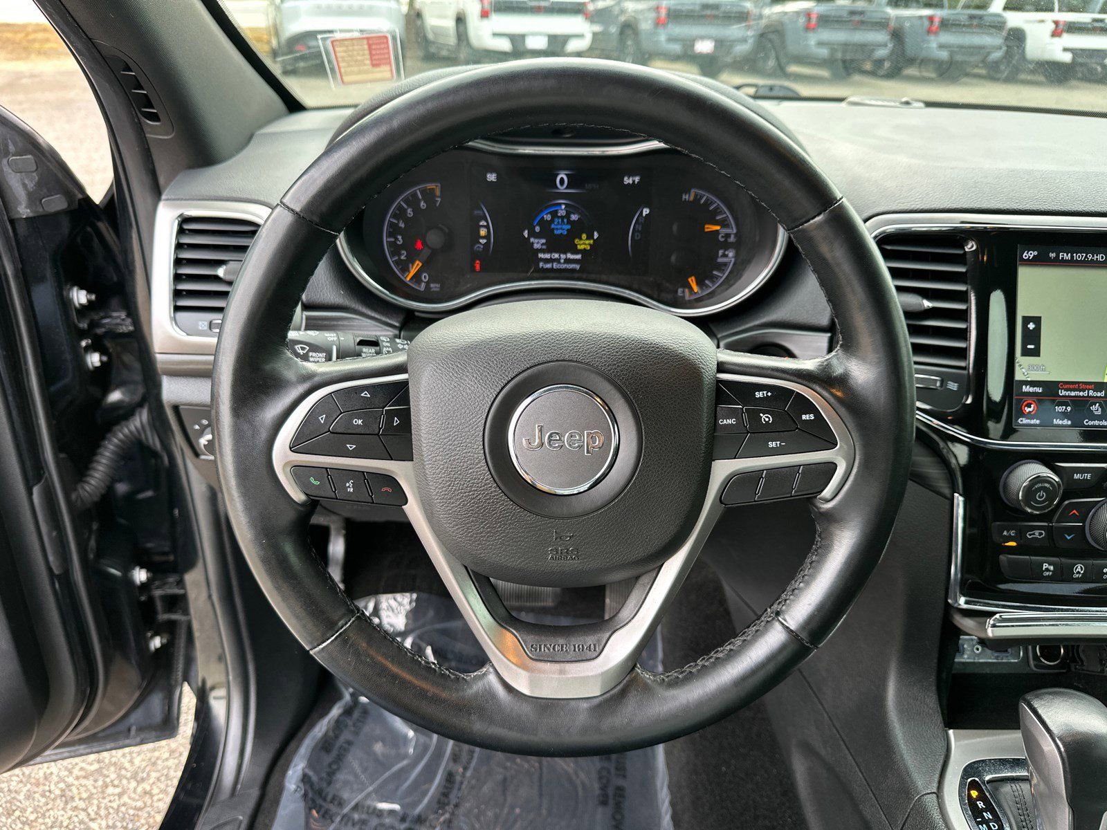 Used 2022 Jeep Grand Cherokee Laredo X RWD image 23