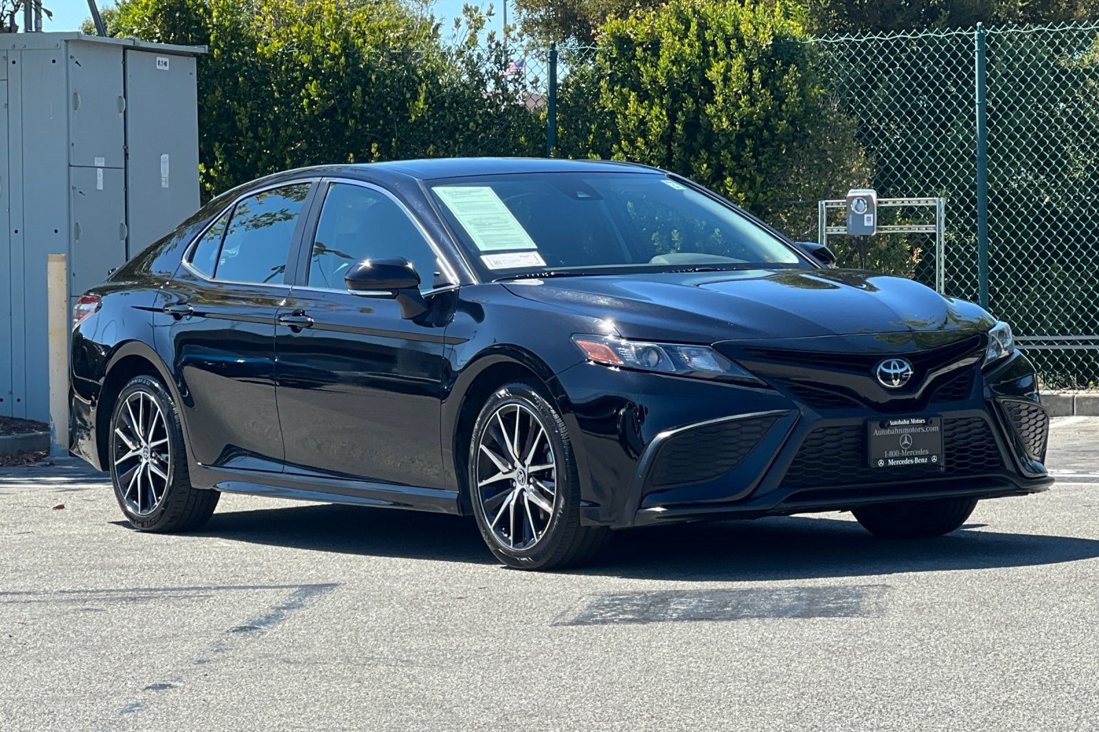 Used 2023 Toyota Camry SE FWD image 6