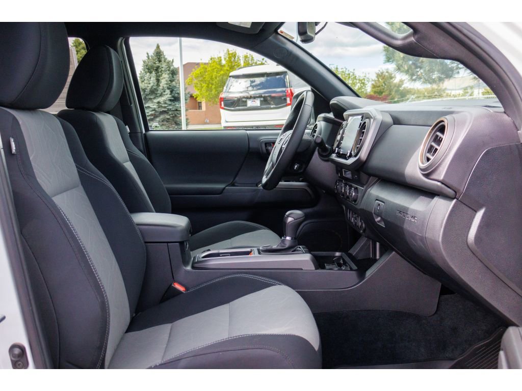 Used 2023 Toyota Tacoma TRD Off-Road w/ Black Out Package (TMS) AWD/4WD image 11