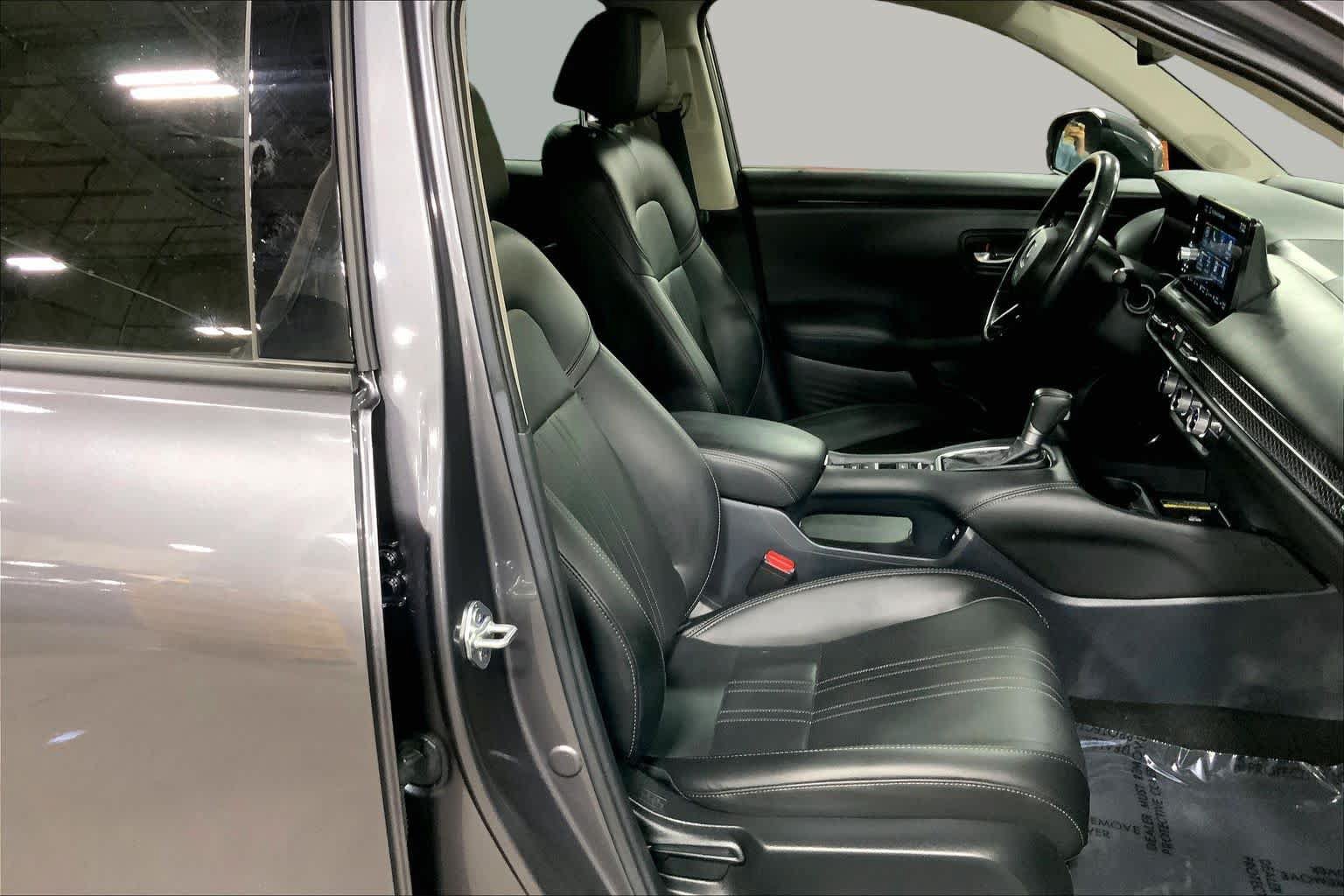 Used 2025 Honda HR-V EX-L image 9