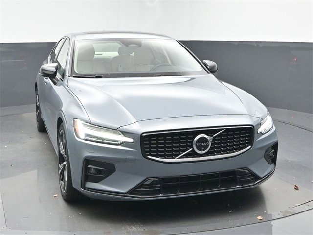 Used 2024 Volvo S60 B5 Ultimate image 2