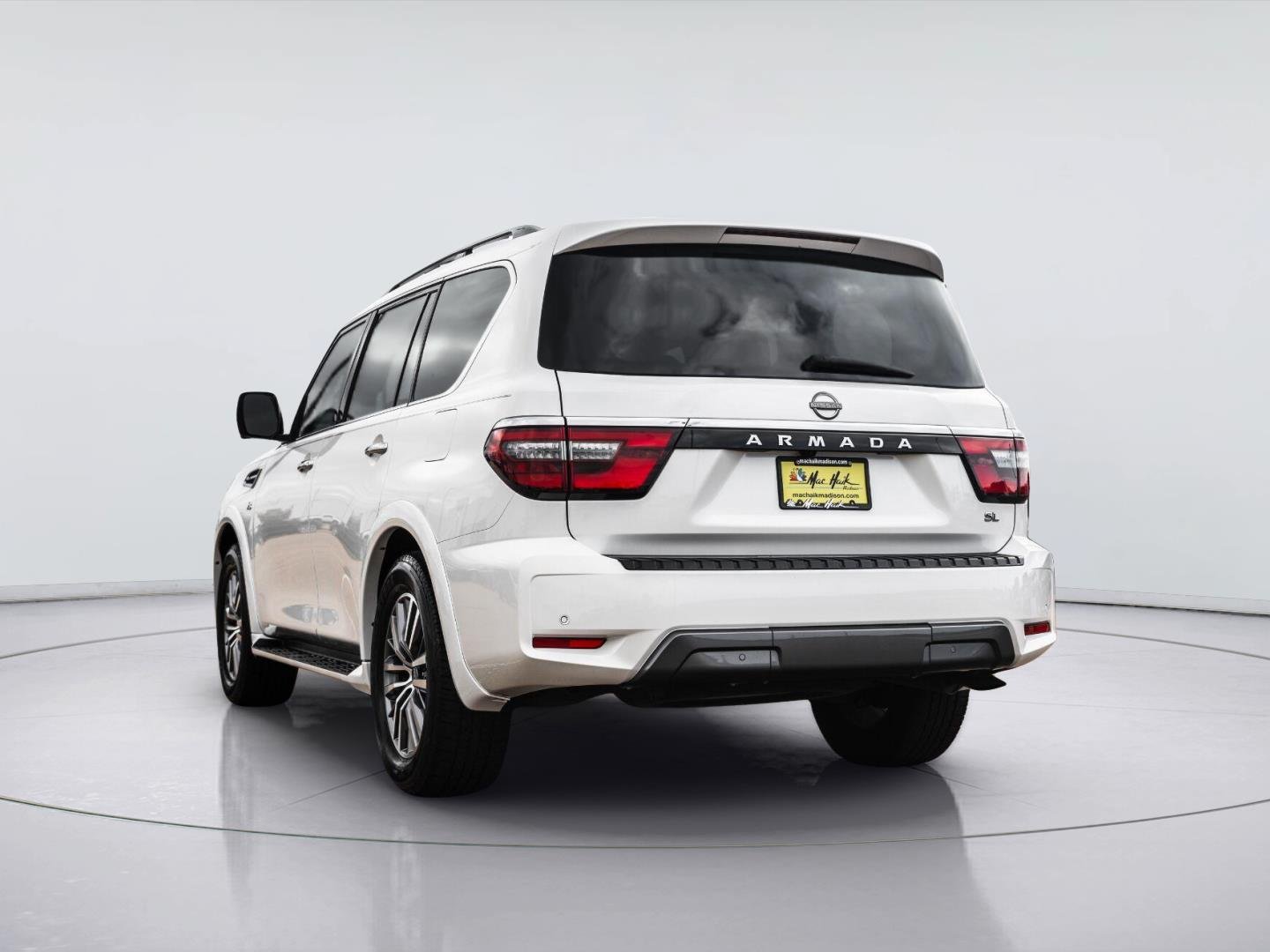Used 2022 Nissan Armada SL w/ Captain's Chairs Package RWD image 8