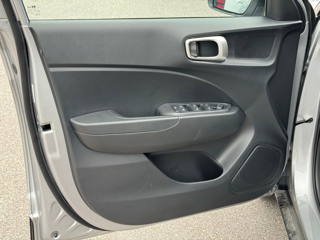 Used 2026 Hyundai Venue SE image 18