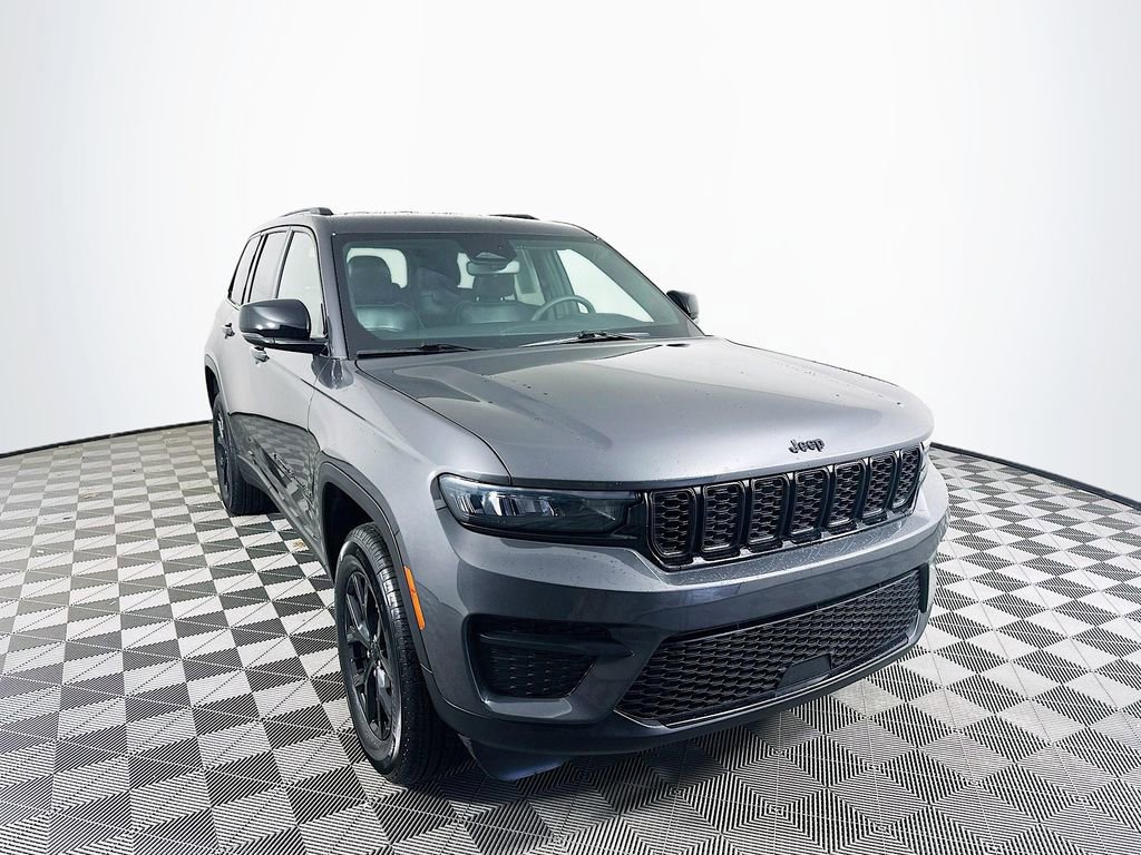 Certified 2024 Jeep Grand Cherokee Altitude image 2