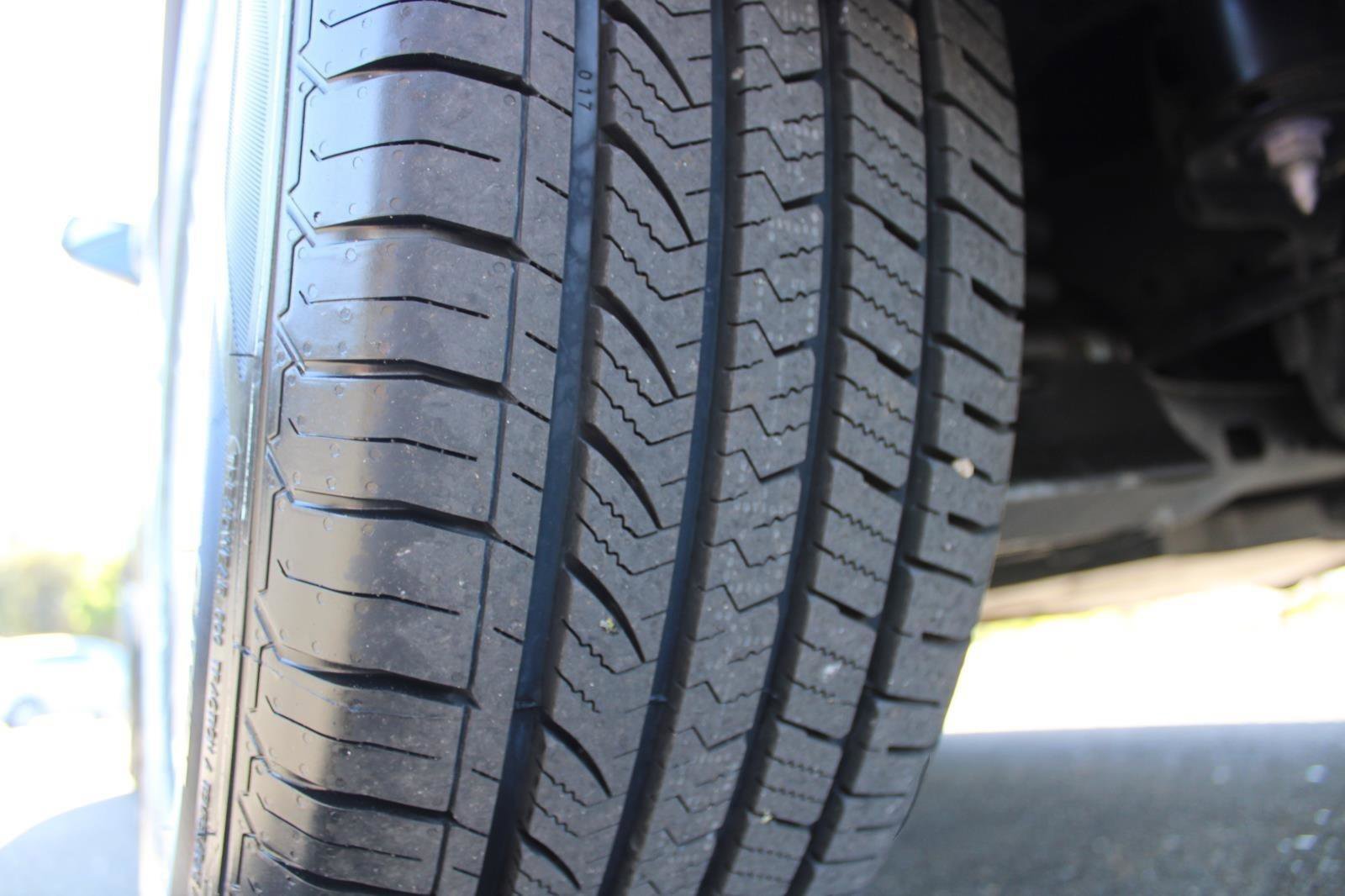 Used 2021 Toyota RAV4 AWD Hybrid image 13