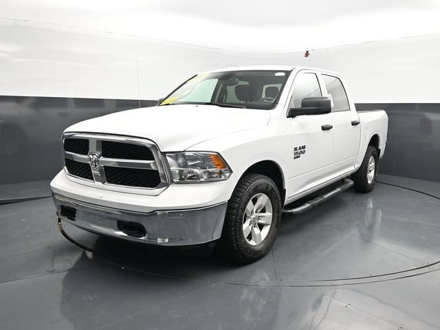 Used 2022 RAM 1500 Classic SLT AWD/4WD image 3