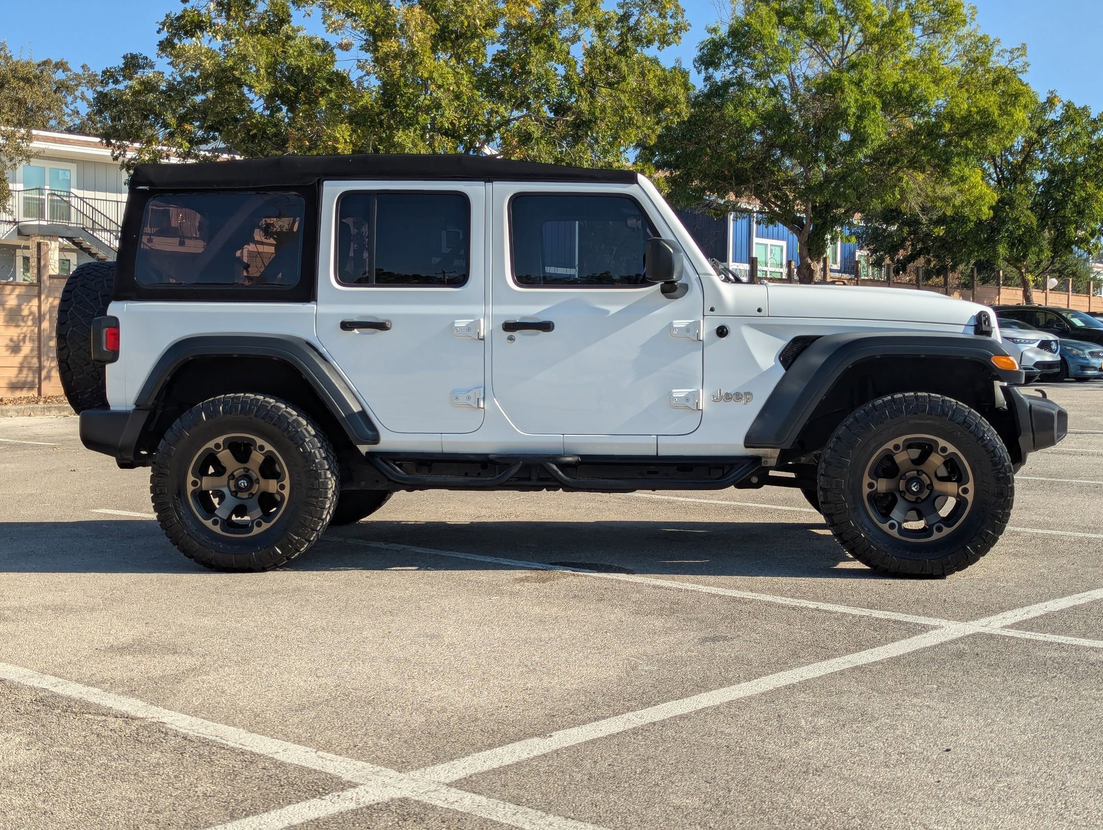 Used 2018 Jeep Wrangler Unlimited Sport image 3