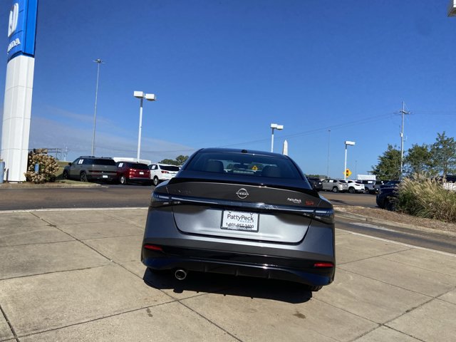 Used 2026 Nissan Sentra SR w/ Floor Mat Package FWD image 12
