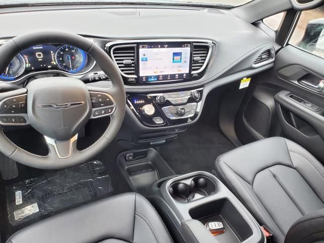 New 2026 Chrysler Pacifica Select image 25