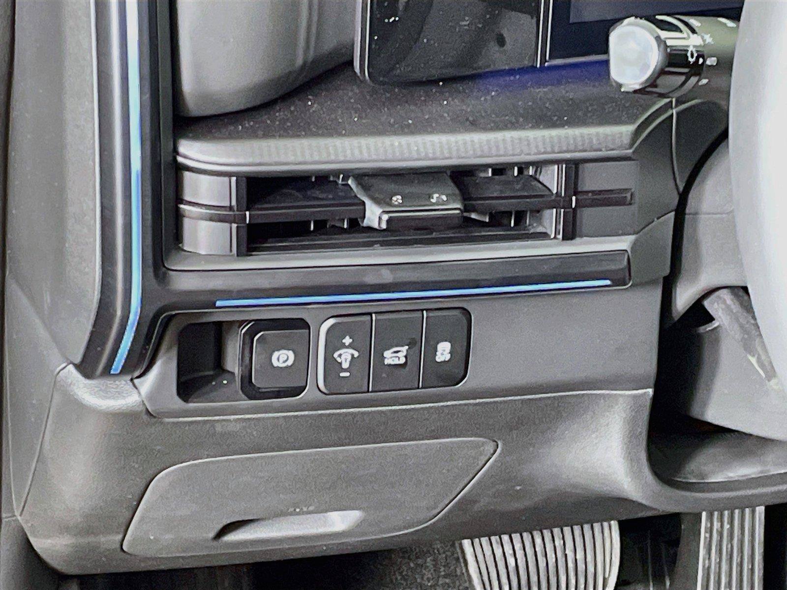 Used 2025 Hyundai Santa Fe Calligraphy AWD/4WD image 10