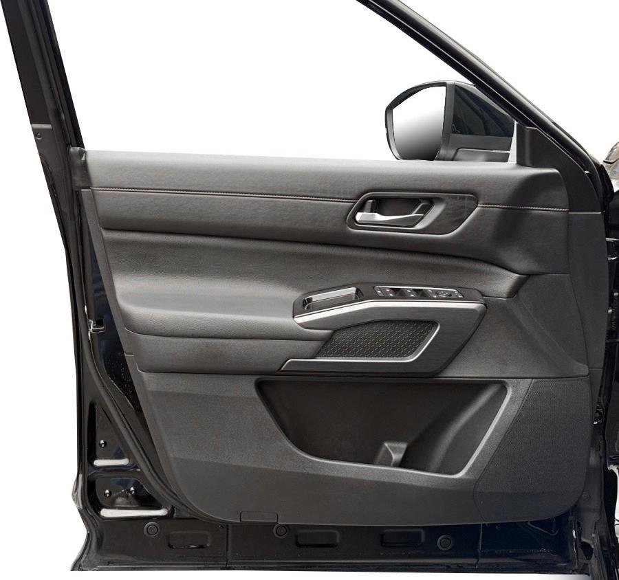 Used 2025 Nissan Pathfinder SL AWD/4WD image 14