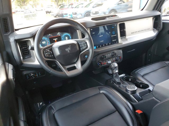 Used 2025 Ford Bronco Outer Banks image 12