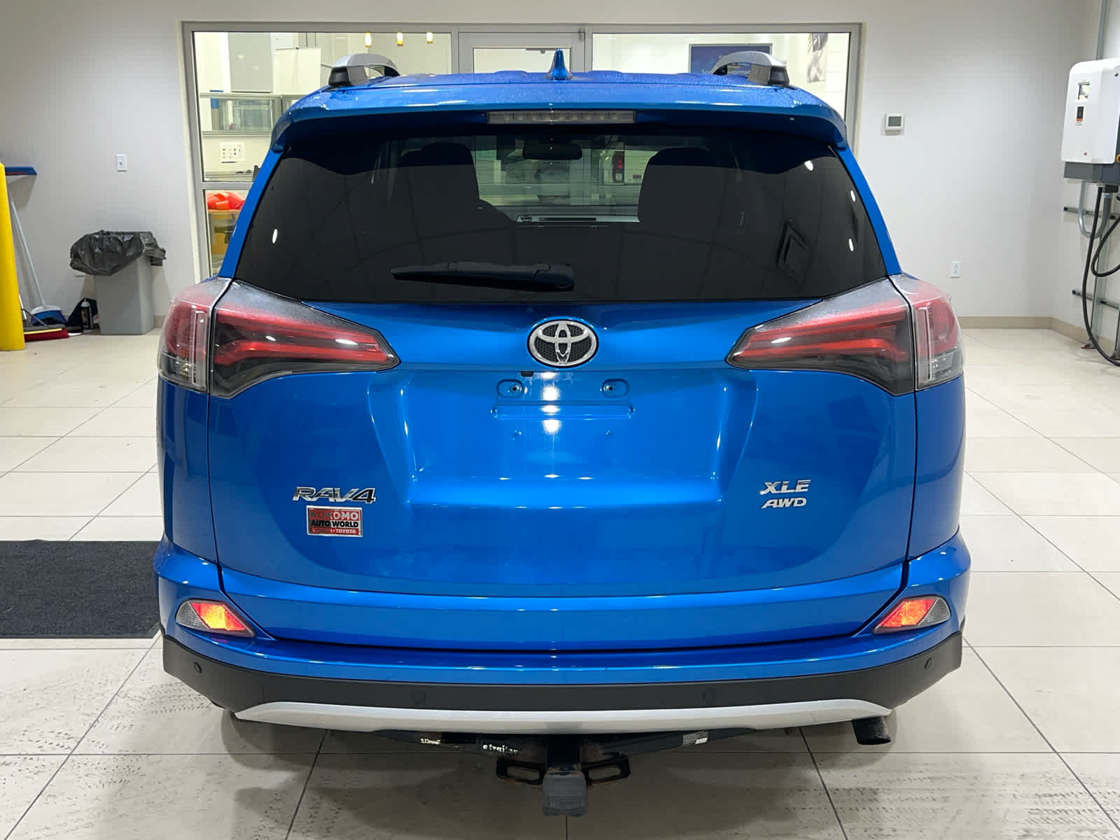 Used 2016 Toyota RAV4 XLE w/ Convenience Package AWD/4WD image 8