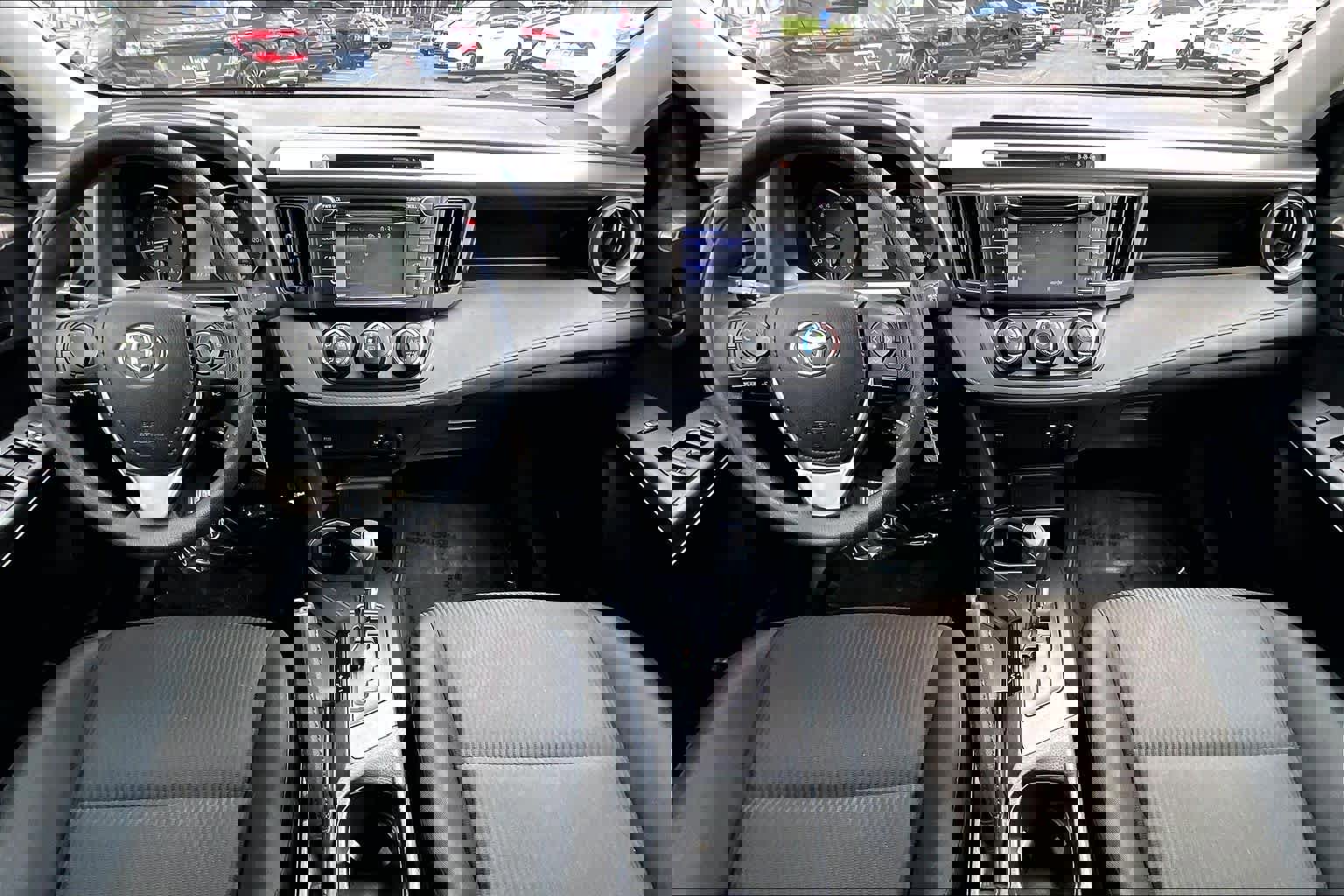 Used 2018 Toyota RAV4 LE image 15