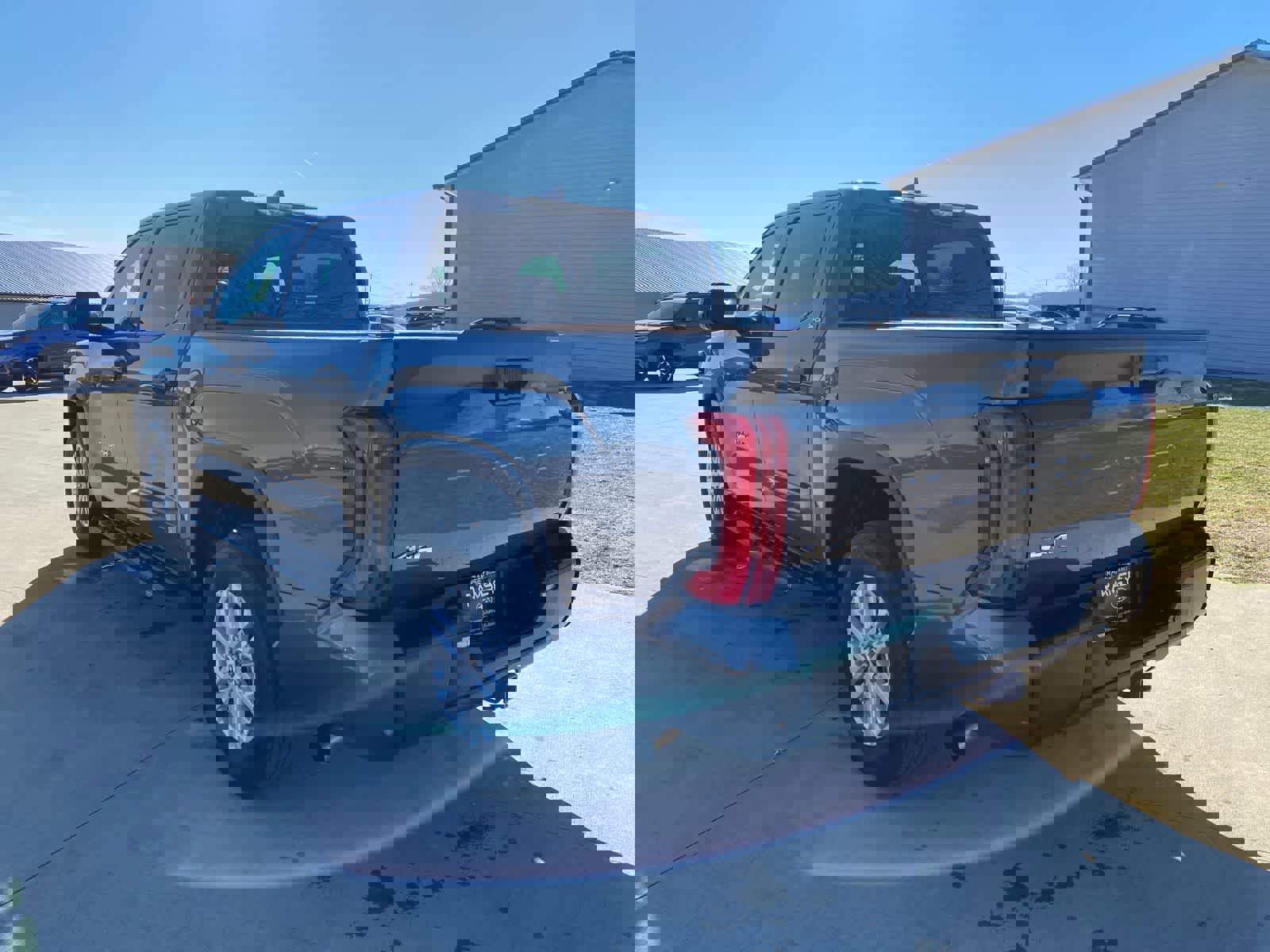 Used 2023 Toyota Tundra SR5 w/ SR5 Convenience Package image 4