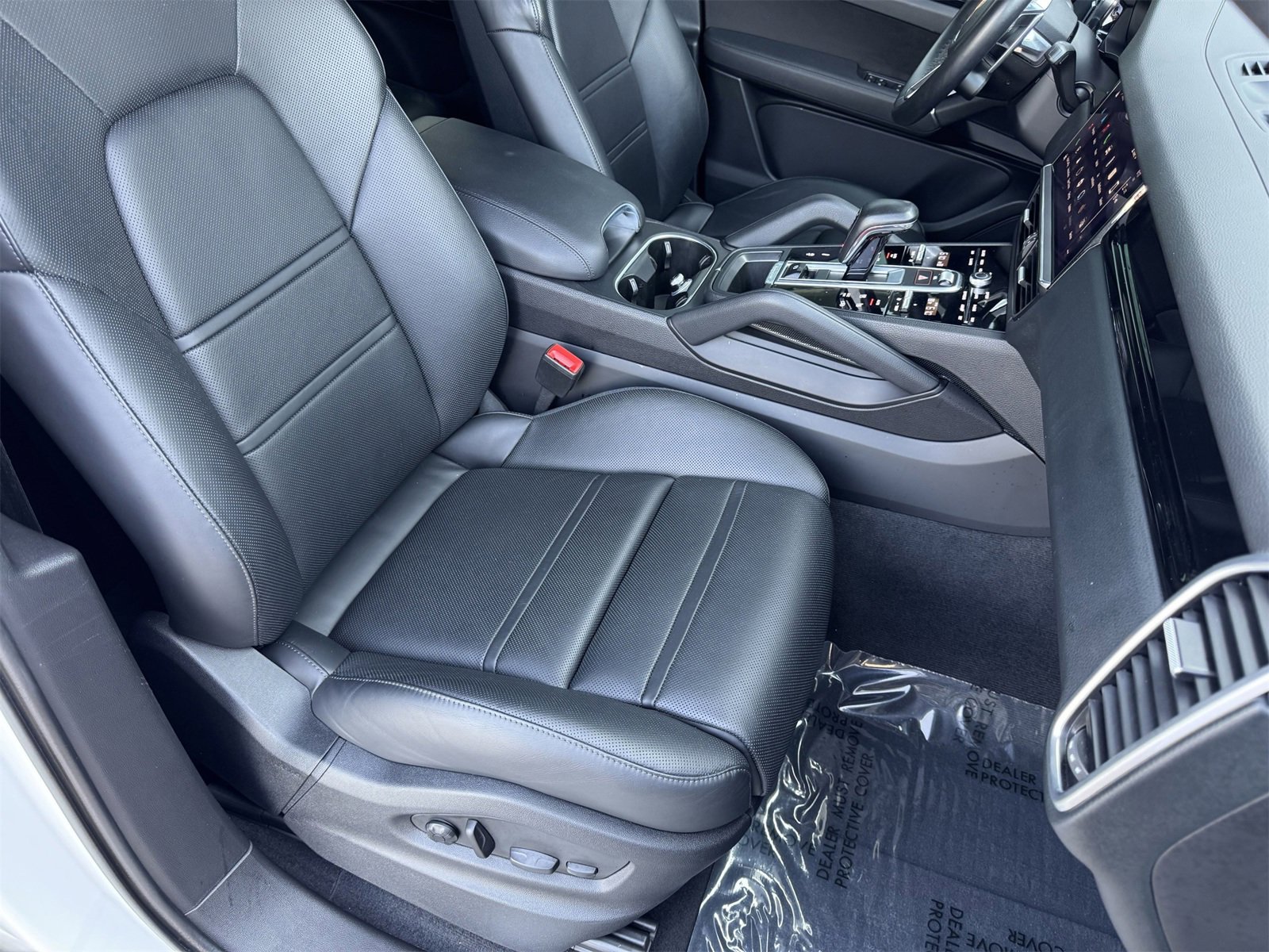 Certified 2022 Porsche Cayenne Coupe image 31