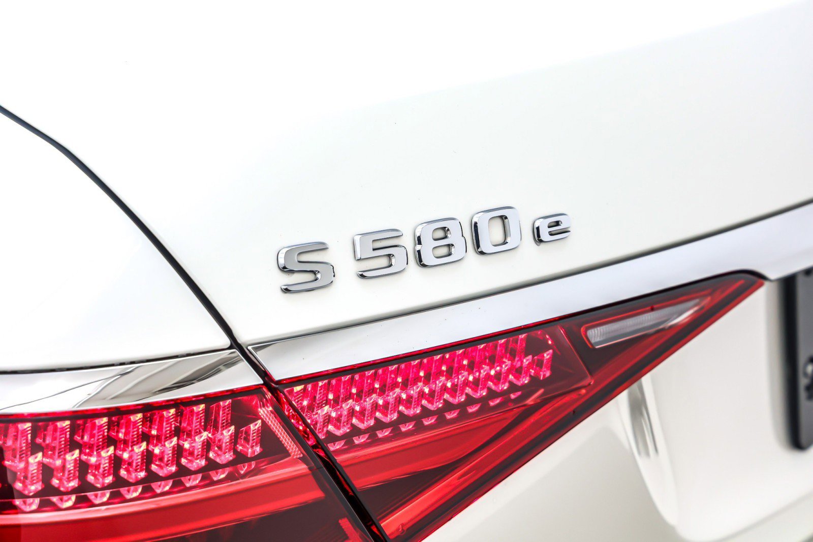 Used 2023 Mercedes-Benz S 580e 4MATIC Sedan image 10