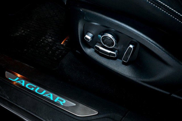 Used 2019 Jaguar F-PACE R-Sport image 45