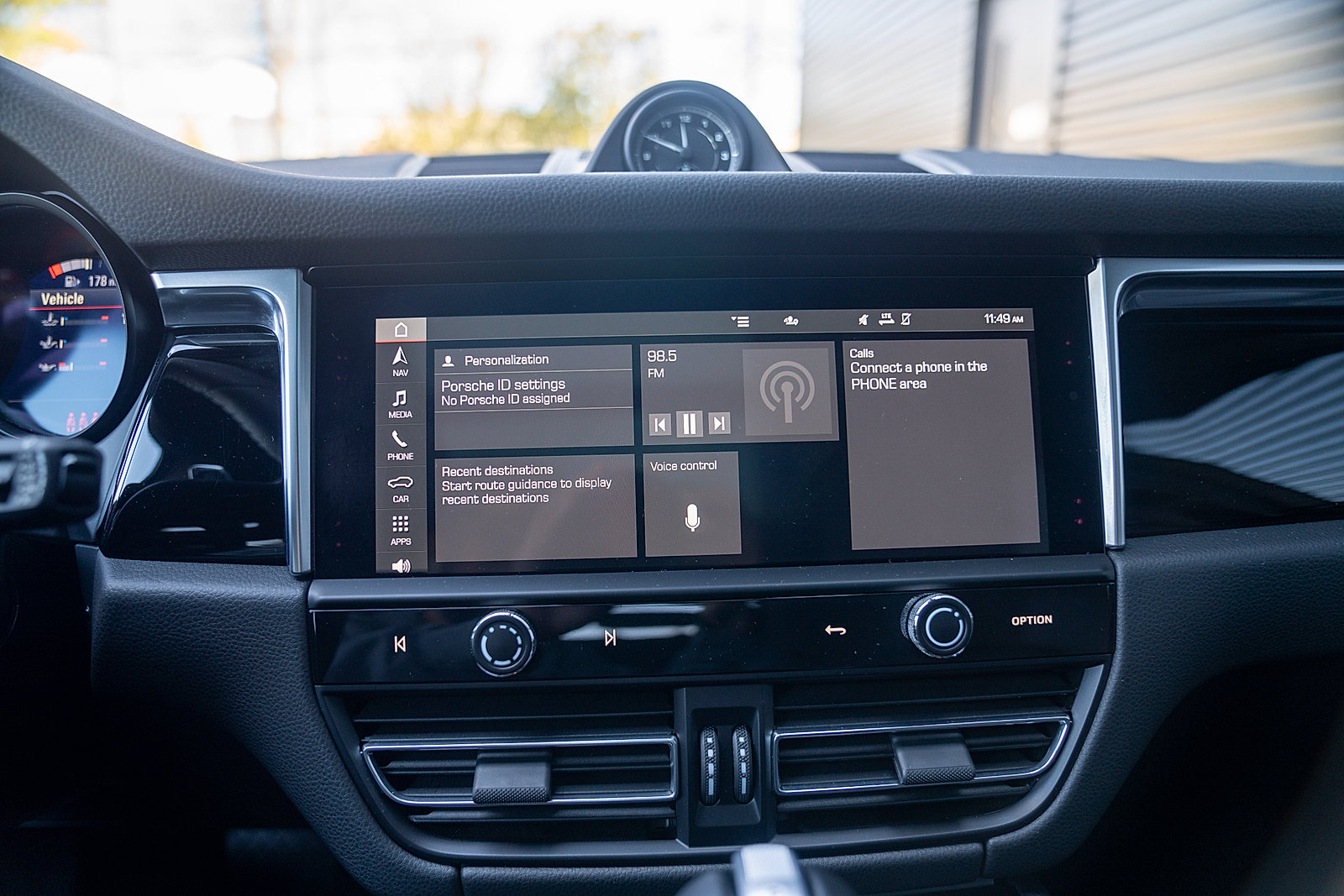 Certified 2023 Porsche Macan S AWD/4WD image 12