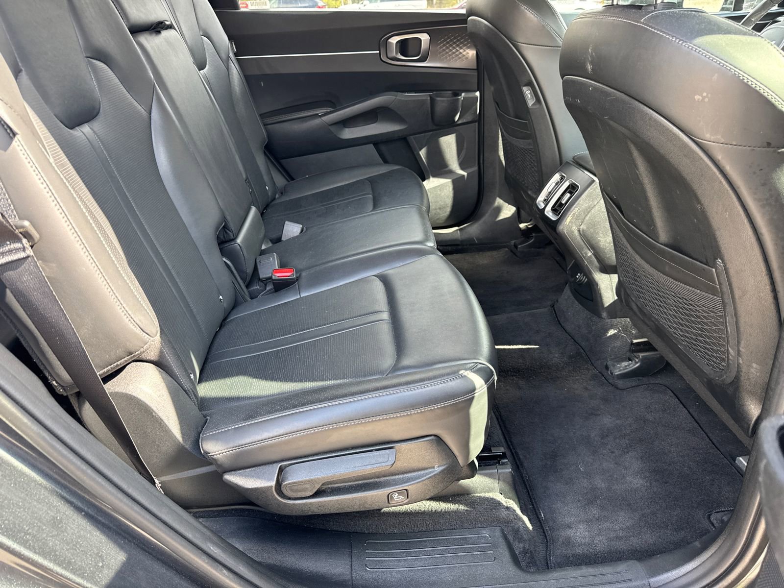 Used 2024 Kia Sorento S image 15