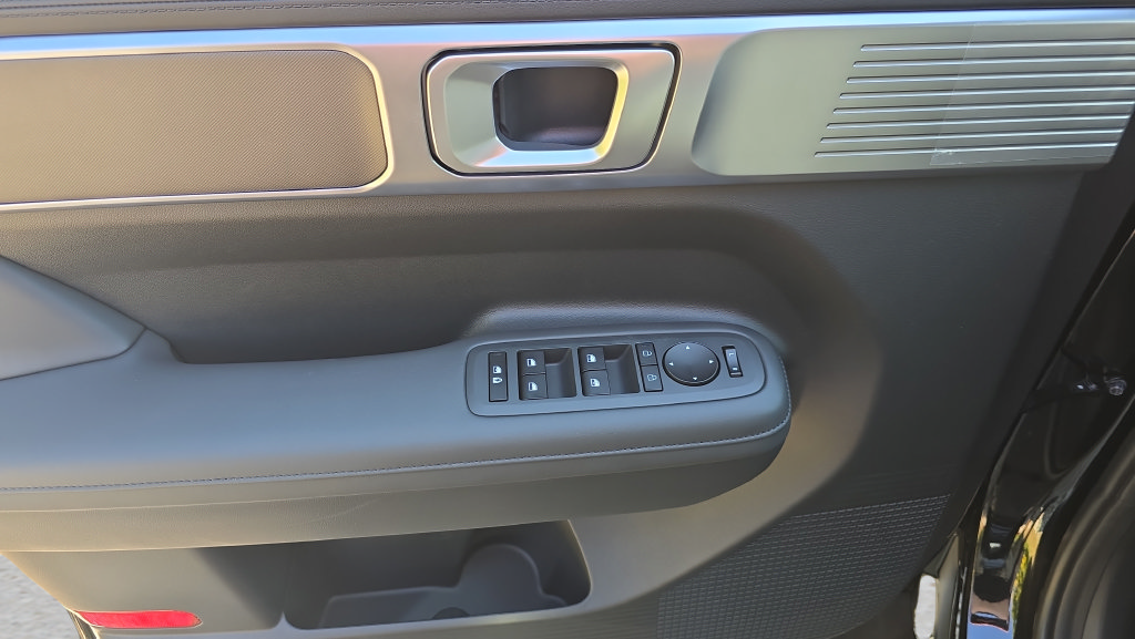 New 2027 Hyundai Santa Fe SEL FWD image 16