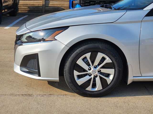 Used 2024 Nissan Altima 2.5 S FWD image 14