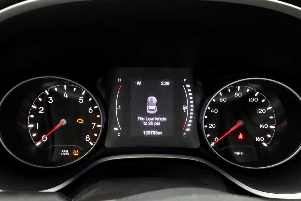 Used 2017 Jeep Compass Latitude w/ Cold Weather Group image 28