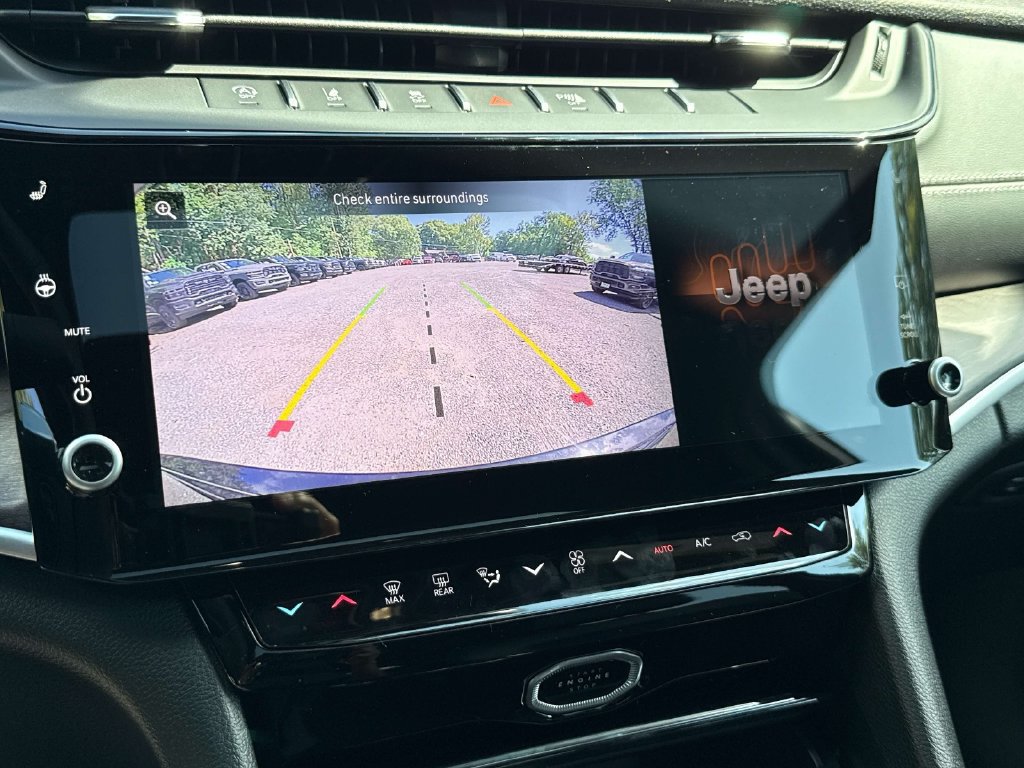 New 2027 Jeep Grand Cherokee Altitude AWD/4WD image 20