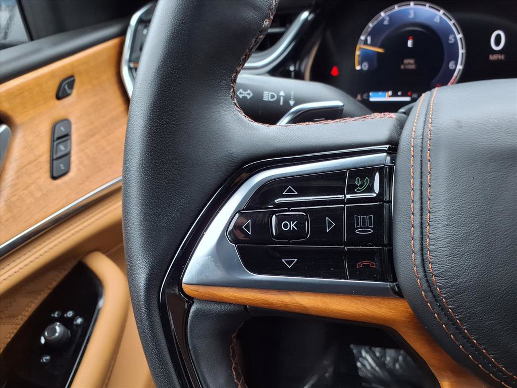 Used 2024 Jeep Grand Cherokee L Summit image 12